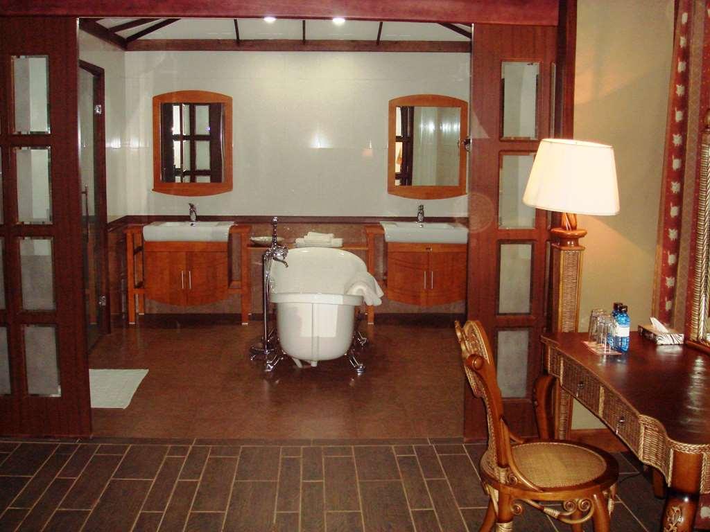 Готель Kilima Safari Camp Oloitokitok Номер фото